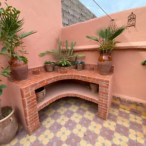 Riad Dar Sarah-marrakech, Authentique Idéalement Situé.